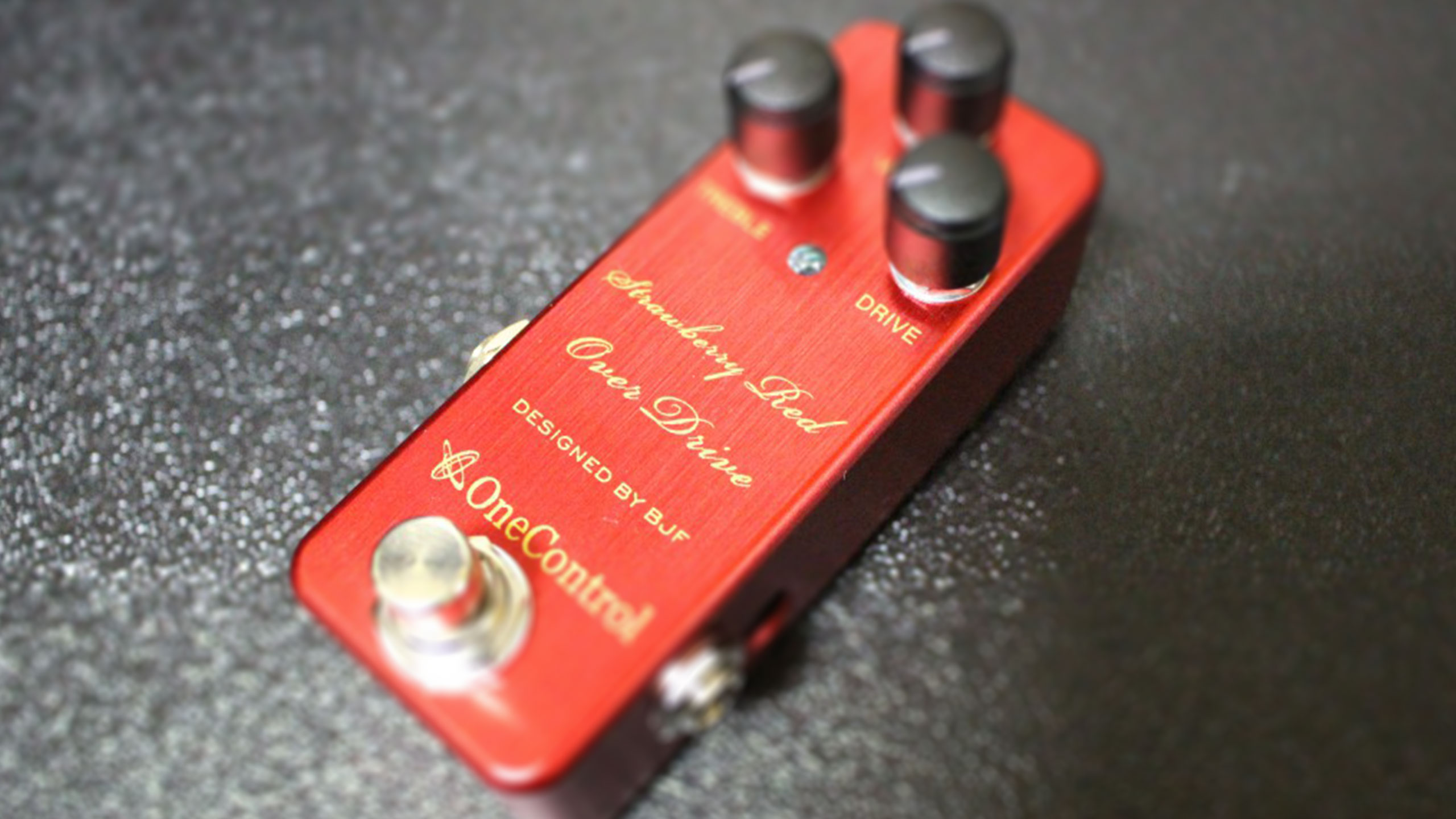 コンパクトだけど多彩な歪みエフェクター ONE CONTROL（ワン 